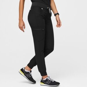 Figs Zamora Jogger Scrub Pants (Petite)